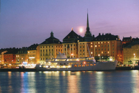 Stockholm is gorgeous in the early evening